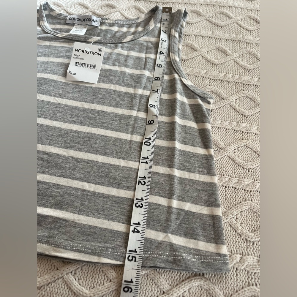 NWT Cotton Emporium Sleeveless Cropped Tank Juniors Size Large Runs Small - Picture 4 of 10